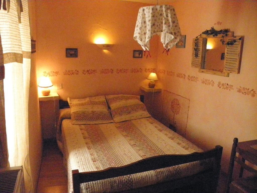 Gite Auberge Les Terres Blanches De Meolans Méolans Quarto foto