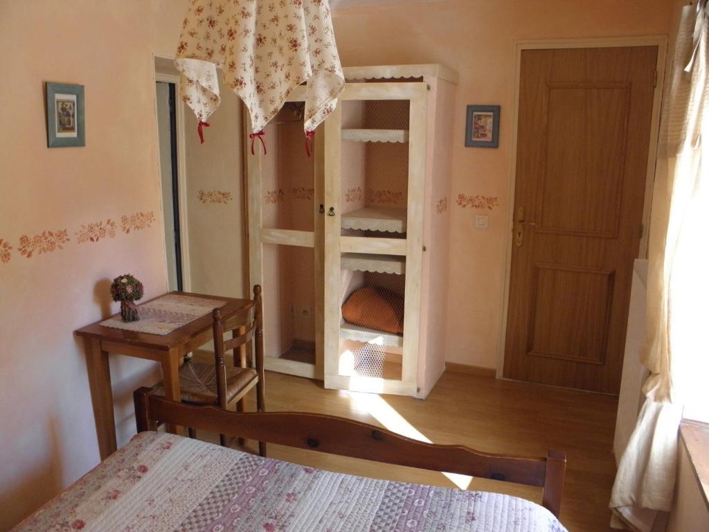 Gite Auberge Les Terres Blanches De Meolans Méolans Quarto foto
