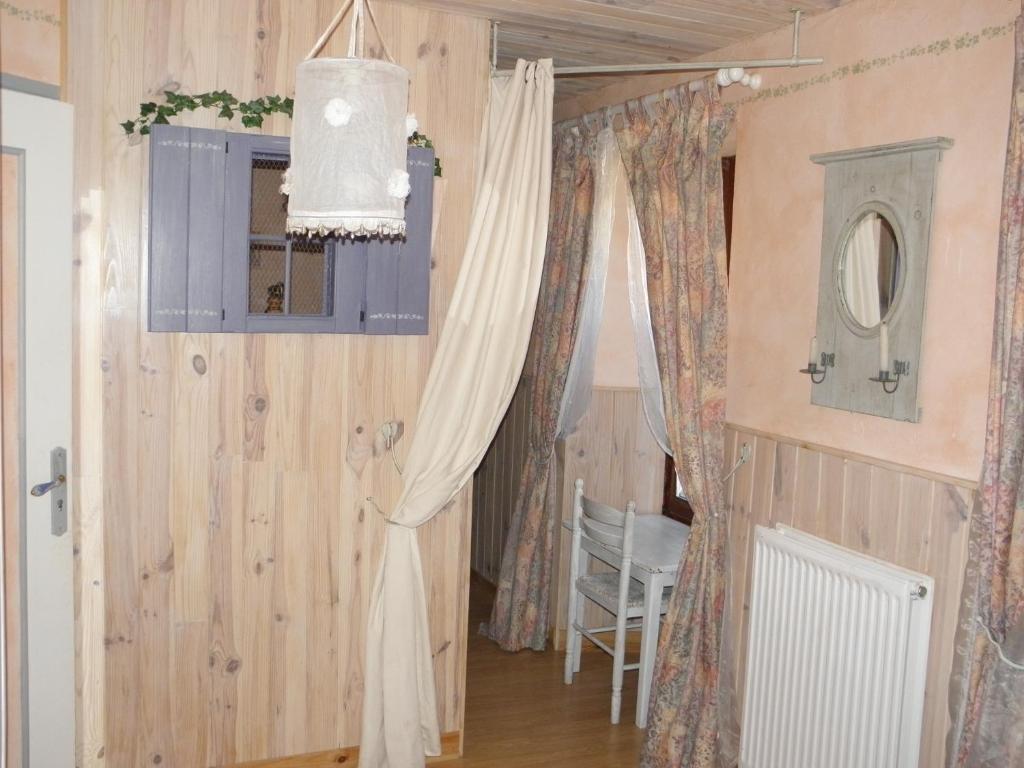 Gite Auberge Les Terres Blanches De Meolans Méolans Quarto foto