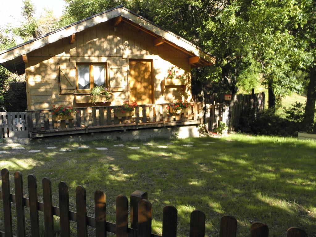 Gite Auberge Les Terres Blanches De Meolans Méolans Exterior foto