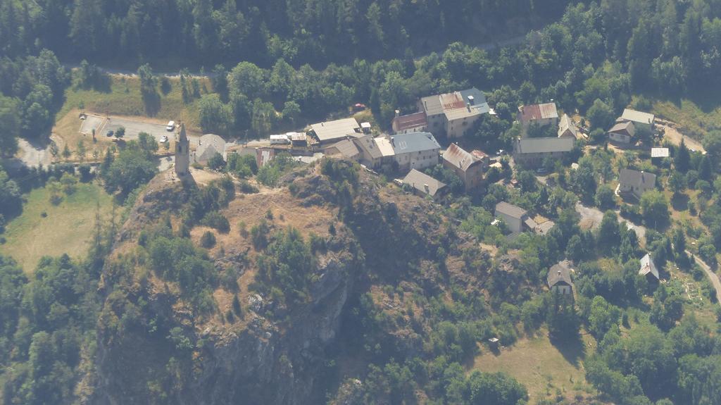 Gite Auberge Les Terres Blanches De Meolans Méolans Exterior foto