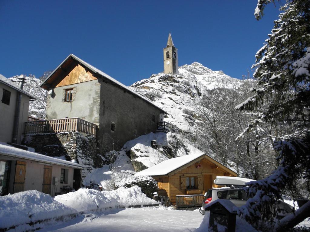Gite Auberge Les Terres Blanches De Meolans Méolans Exterior foto