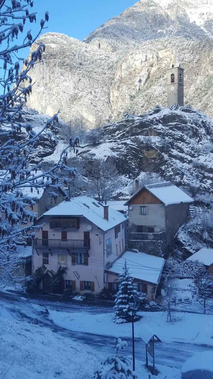 Gite Auberge Les Terres Blanches De Meolans Méolans Exterior foto