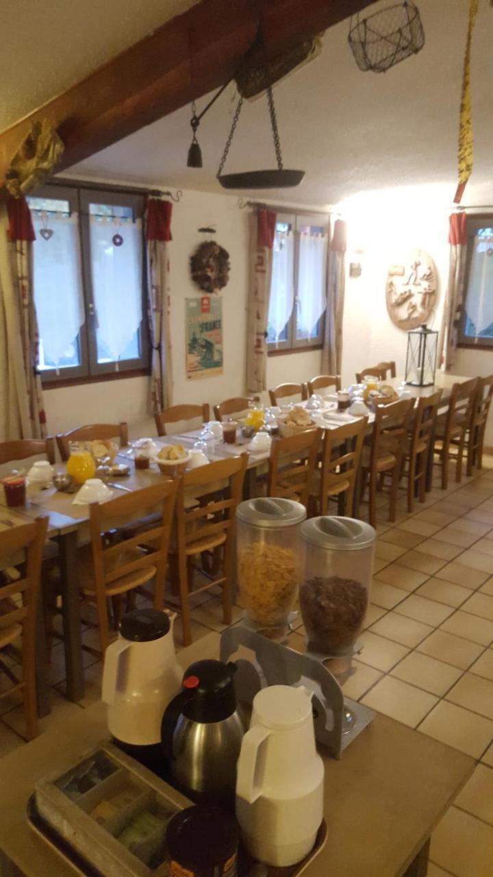 Gite Auberge Les Terres Blanches De Meolans Méolans Exterior foto